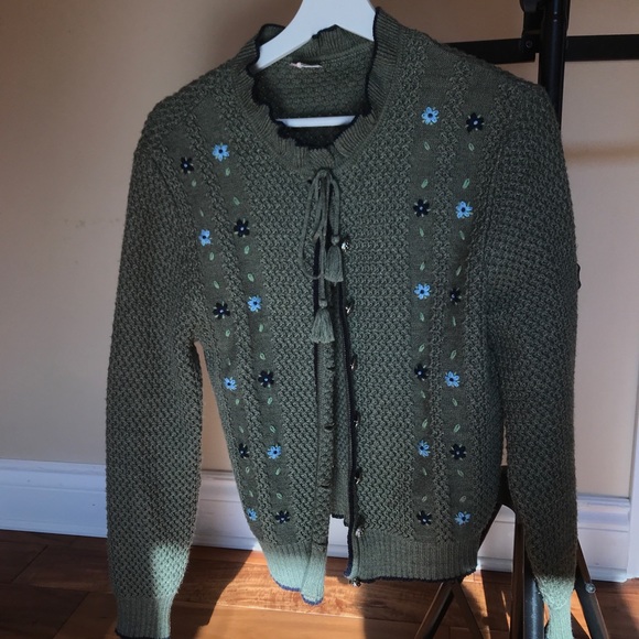 KNIT FLOWER CARDIGAN - Picture 4 of 9